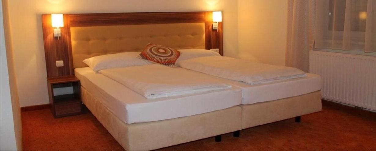 Stiftshotel Garsten Steyr Extérieur photo