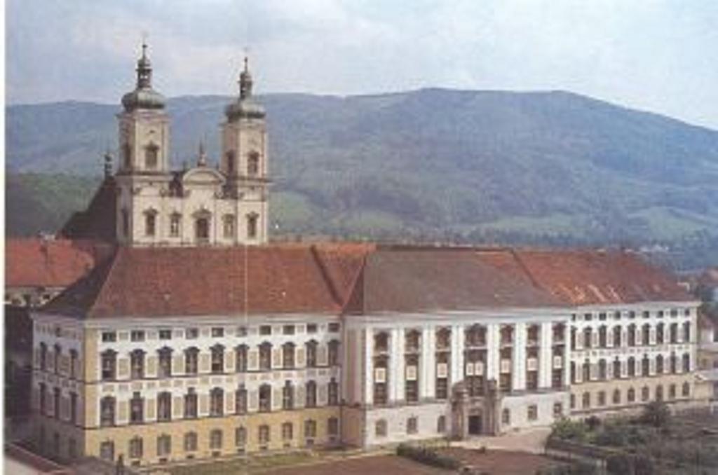 Stiftshotel Garsten Steyr Extérieur photo